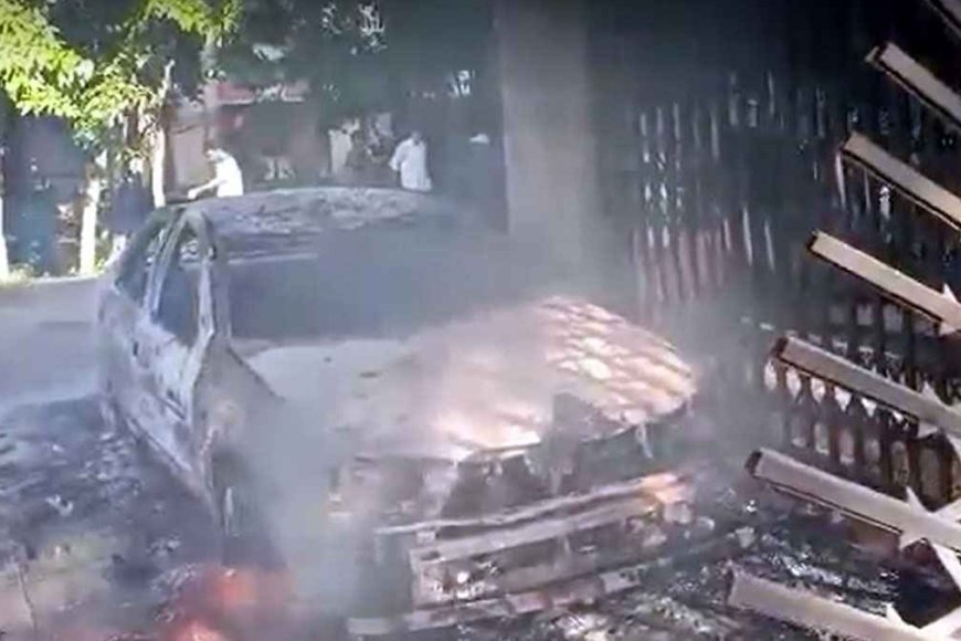 কারফিউ ভঙ্গ করে ছাত্র-জনতার প্রতিরোধ চলছে