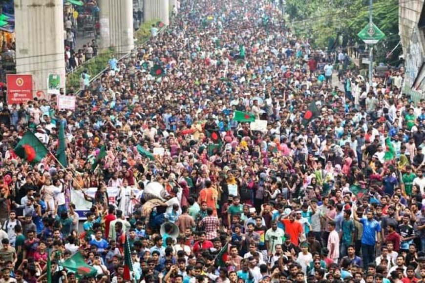 ছাত্র-জনতার ‘অভ্যুত্থানে’ সরকার দিশেহারা