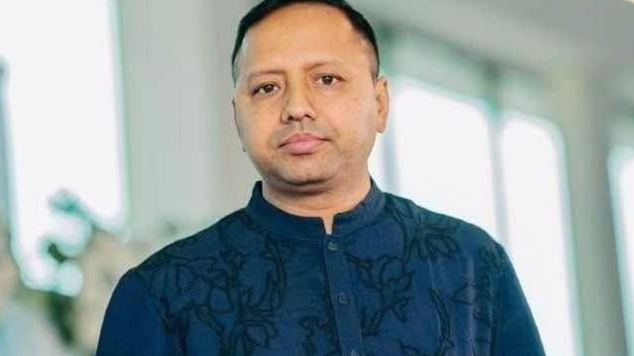 পুজায় বাড়িতে এসে গ্রেফতার হলেন প্রবাসি আ'লীগ নেতা