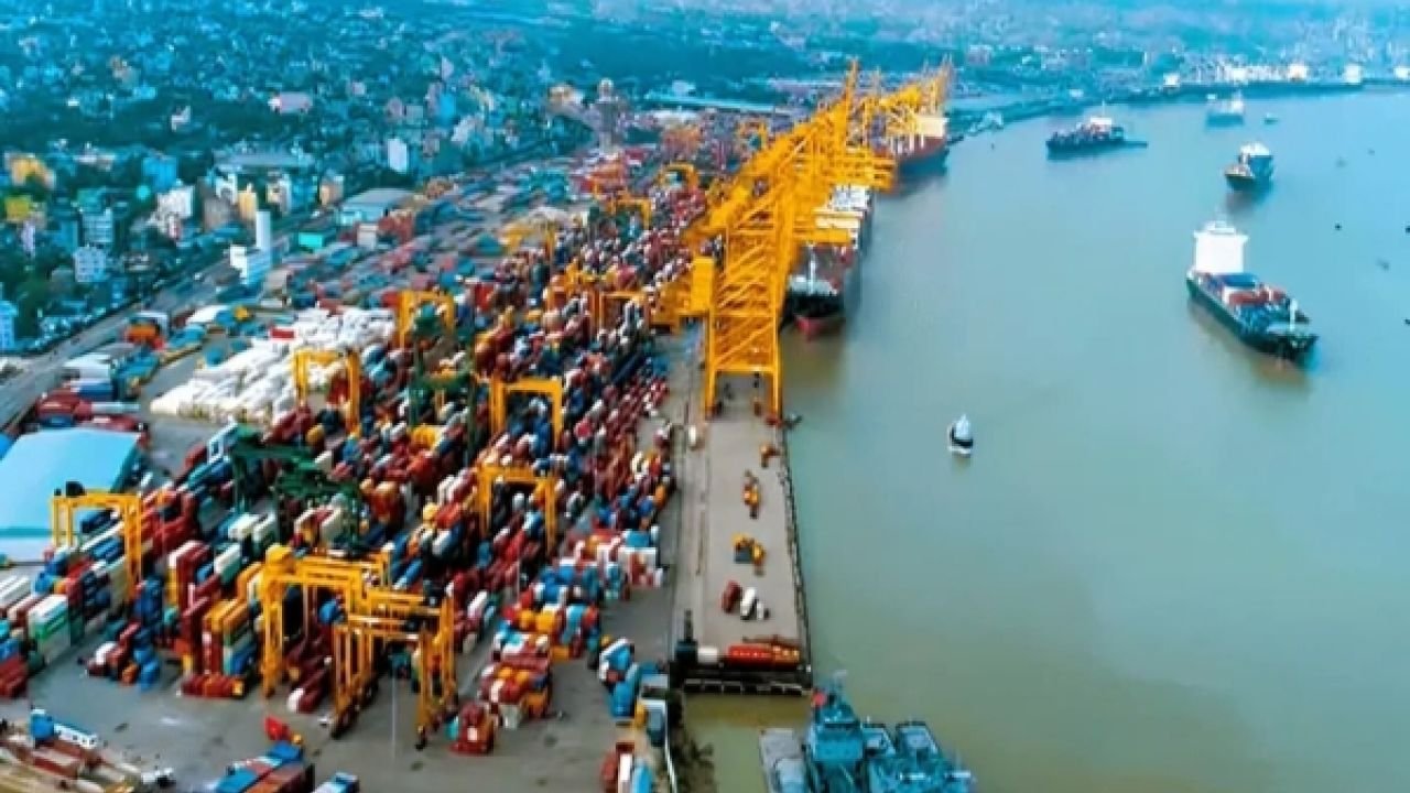 চট্টগ্রাম বন্দরে পরিবহন ধর্মঘট প্রত্যাহার, সিএ্যান্ডএফ এজেন্টদের কর্মবিরতি চলমান