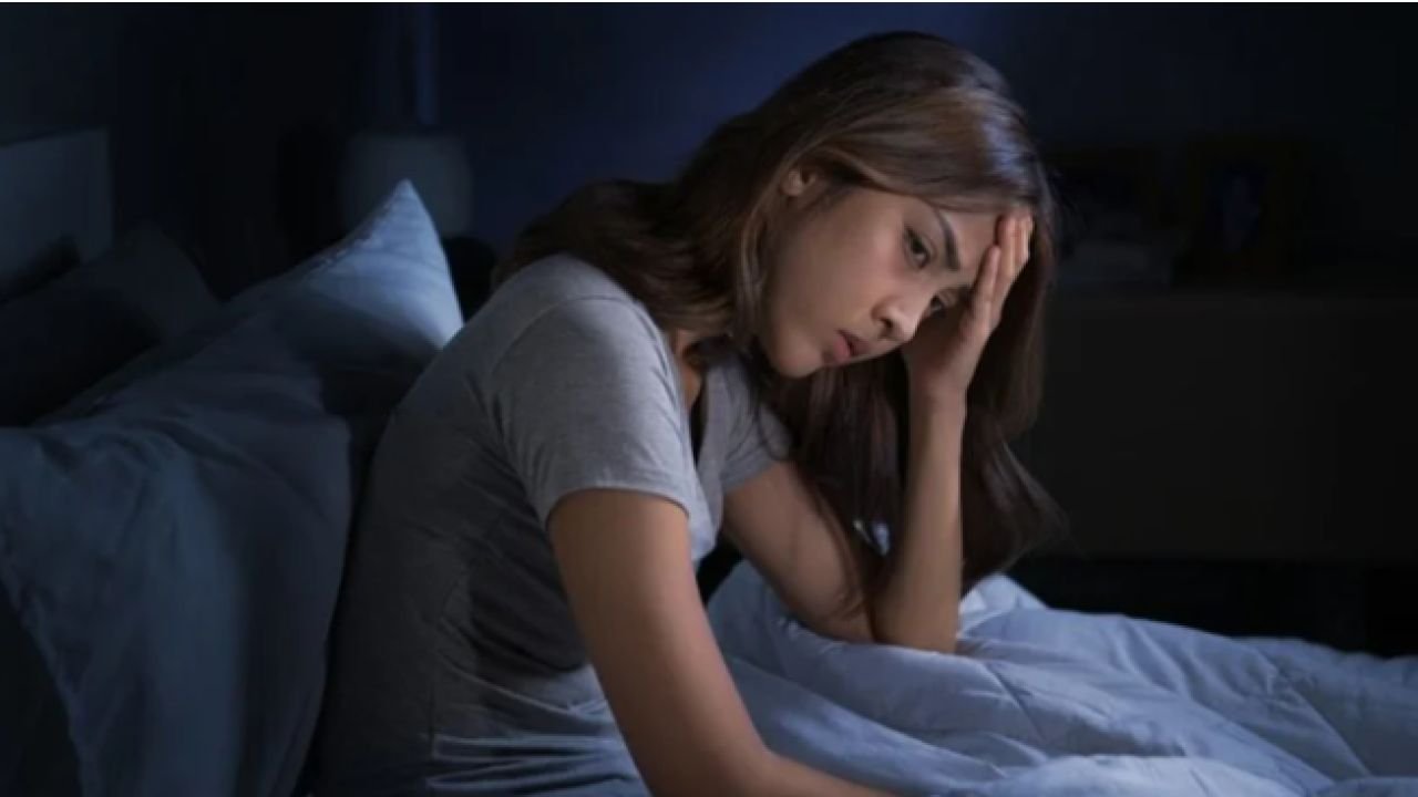 ঘুমের মধ্যে বারবার জেগে উঠছেন? কারণ হতে পারে ভয়ংকর রোগ