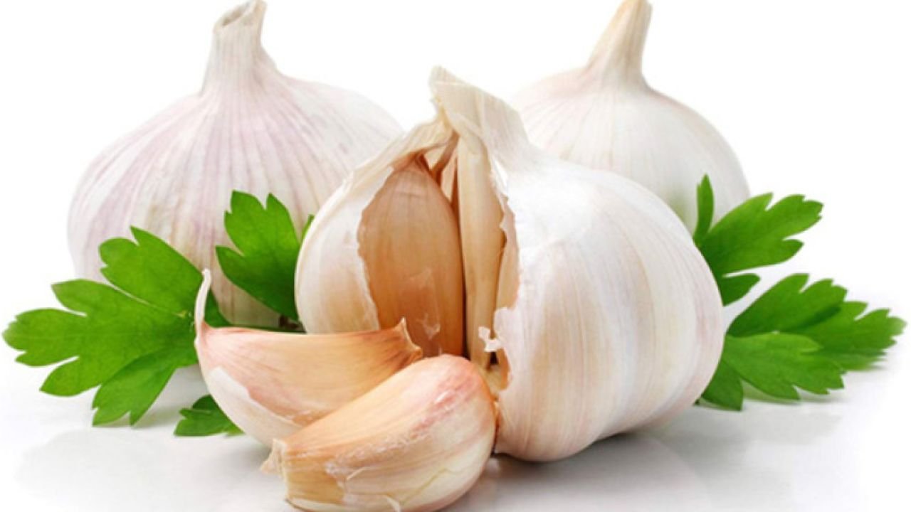 শরীরের যে সমস্যা থাকলে ভুলেও রসুন খাবেন না, জেনে নিন