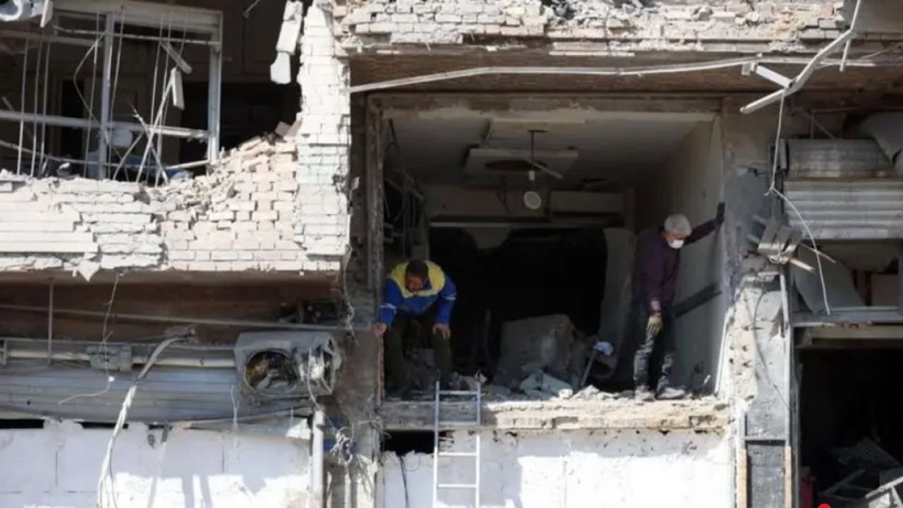 যুক্তরাষ্ট্র-ইসরায়েলের হামলায় ইরানে নিহত ১০৪৫