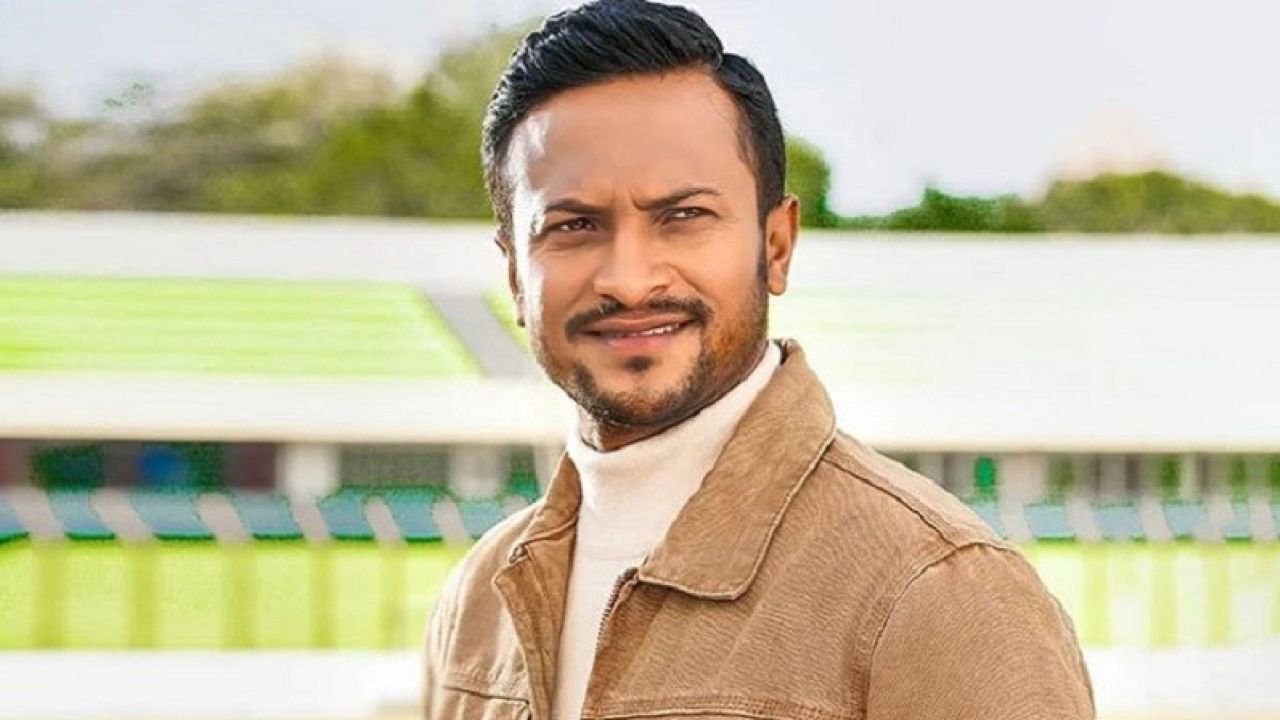 আওয়ামী লীগের রাজনীতি করা বিষয়ে যে বার্তা দিলেন সাকিব