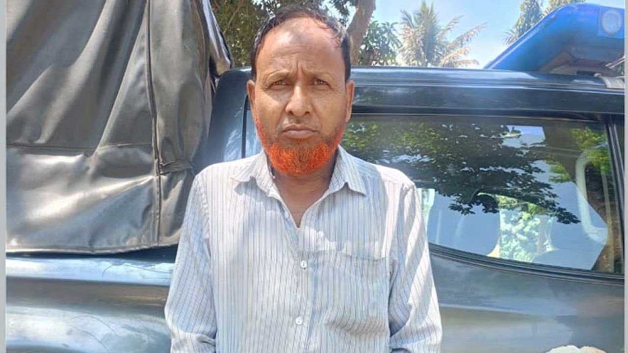 গাইবান্ধায় নিজ বাড়ি থেকে ইয়াবাসহ ইউপি সদস্য গ্রেপ্তার