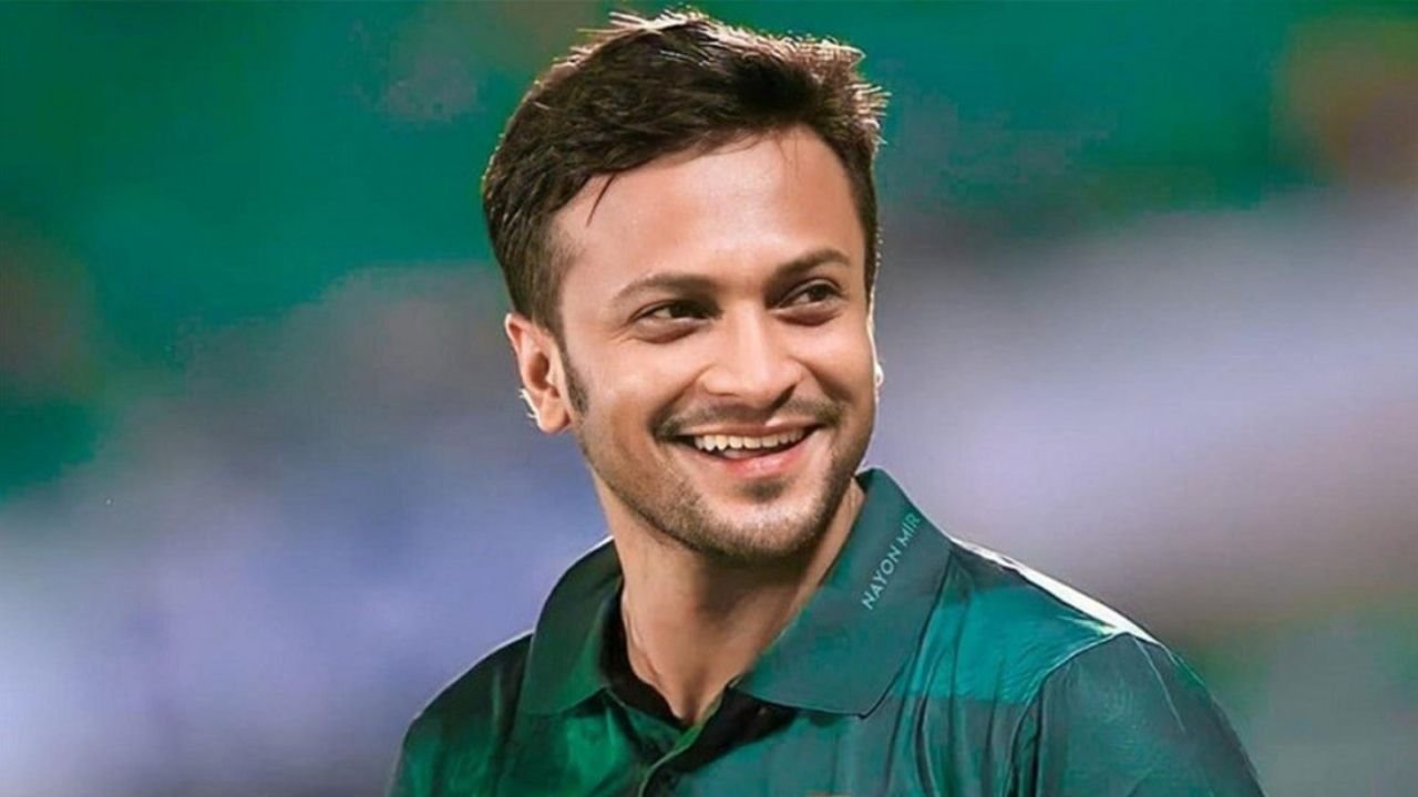 আগে দেখতাম সবাই আওয়ামী লীগ করে, এখন দেখি কেউ করে না