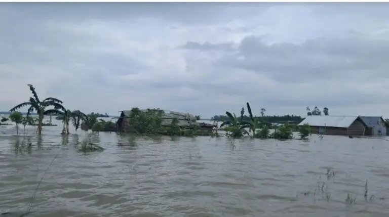 আগামী ৭২ ঘণ্টার মধ্যে ১০ জেলায় বন্যার শঙ্কা, সতর্কতা জারি