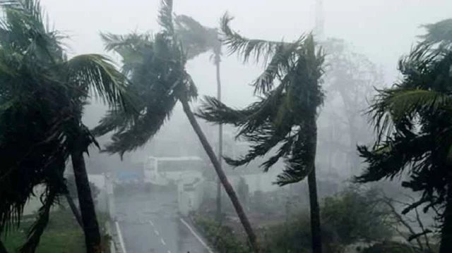 দুপুরের মধ্যে ঢাকাসহ ১৬ জেলায় ঝড়ের আশঙ্কা