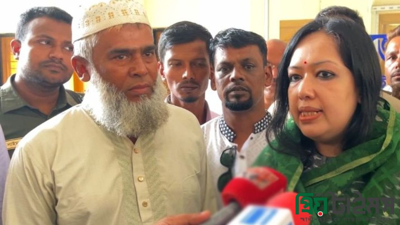 শেখ হাসিনার দেশে ফিরতে বাধা নেই : রুমিন ফারহানা