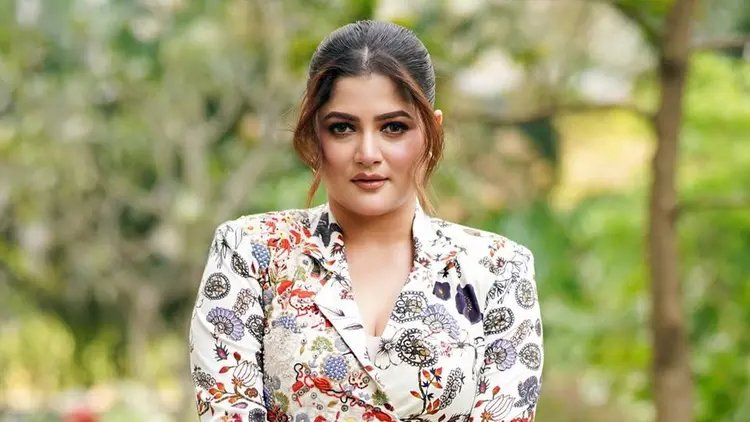 ধর্ষণের অভিযোগে গ্রেপ্তার শ্রাবন্তীর ব্যক্তিগত সহকারী