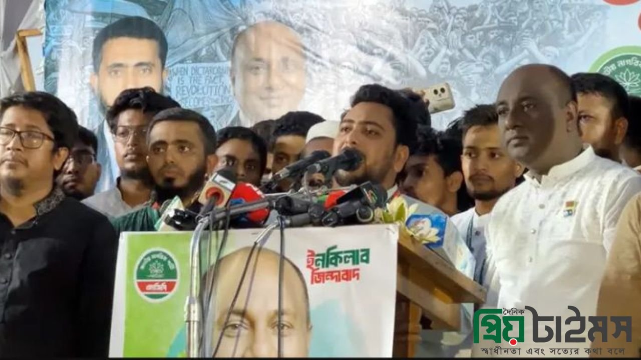 পদত্যাগের পর রাষ্ট্রপতিকে গ্রেপ্তার করতে হবে: নাহিদ ইসলাম